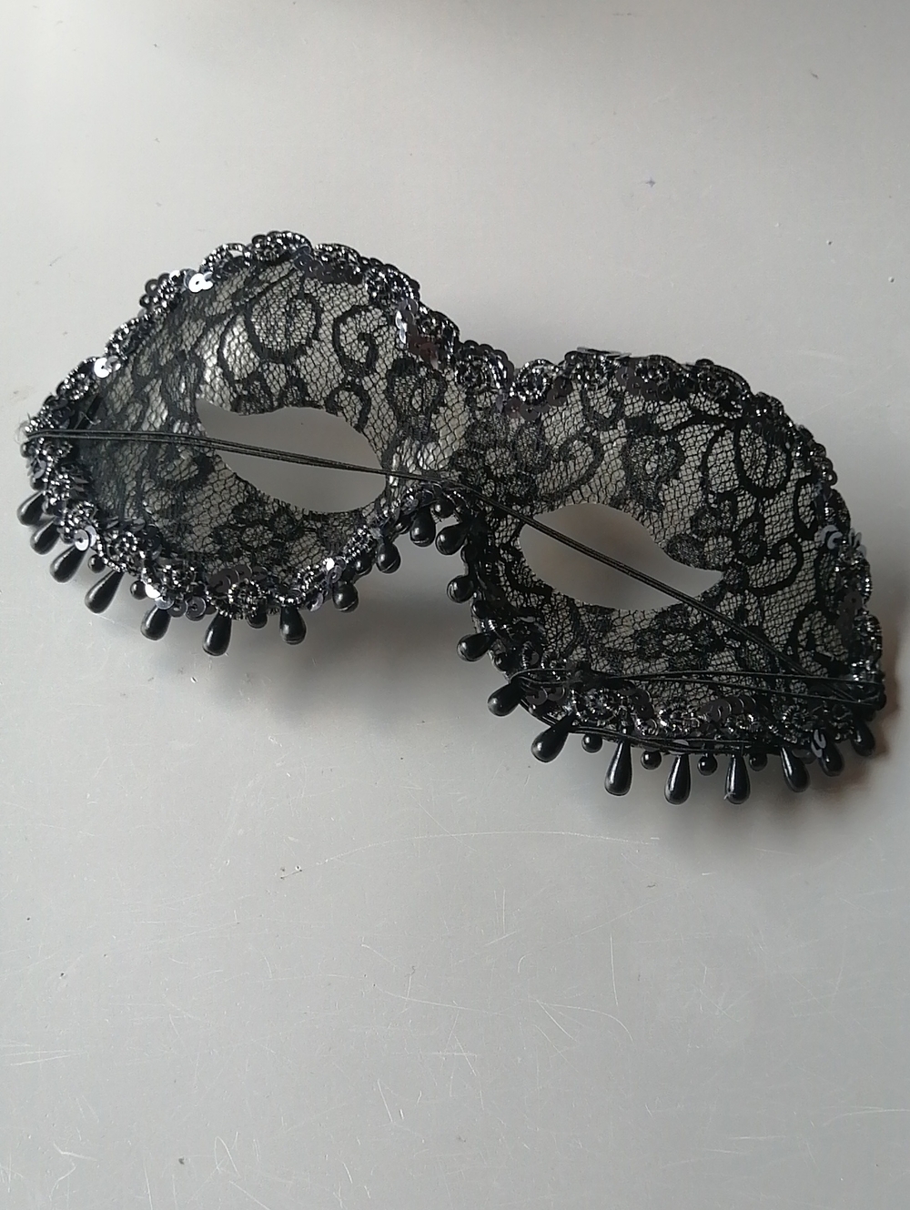 Venetian-style Black Lace Masquerade Eye Mask Sequins Mardi Gras Halloween